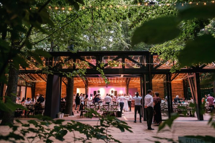 Locatiile TreeHouse - locatii de evenimente companii in aer liber in natura la padure cu piscina