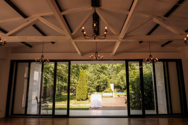 Locatiile TreeHouse - locatii de nunti in aer liber in natura - top locatii de nunta la padure-piscina